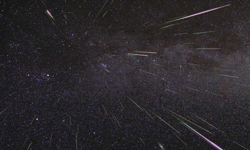 An outburst of Perseid meteors lights up the sky in August 2009 in this time-lapse image.