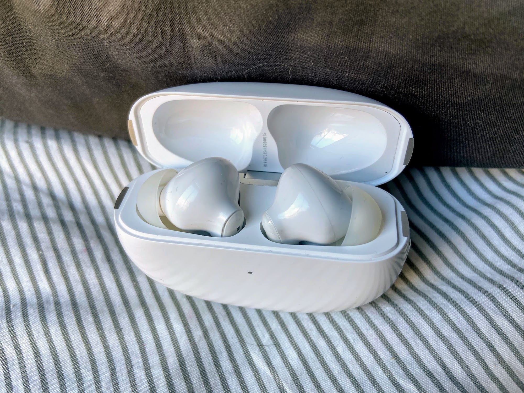 Oppo airpods online cover