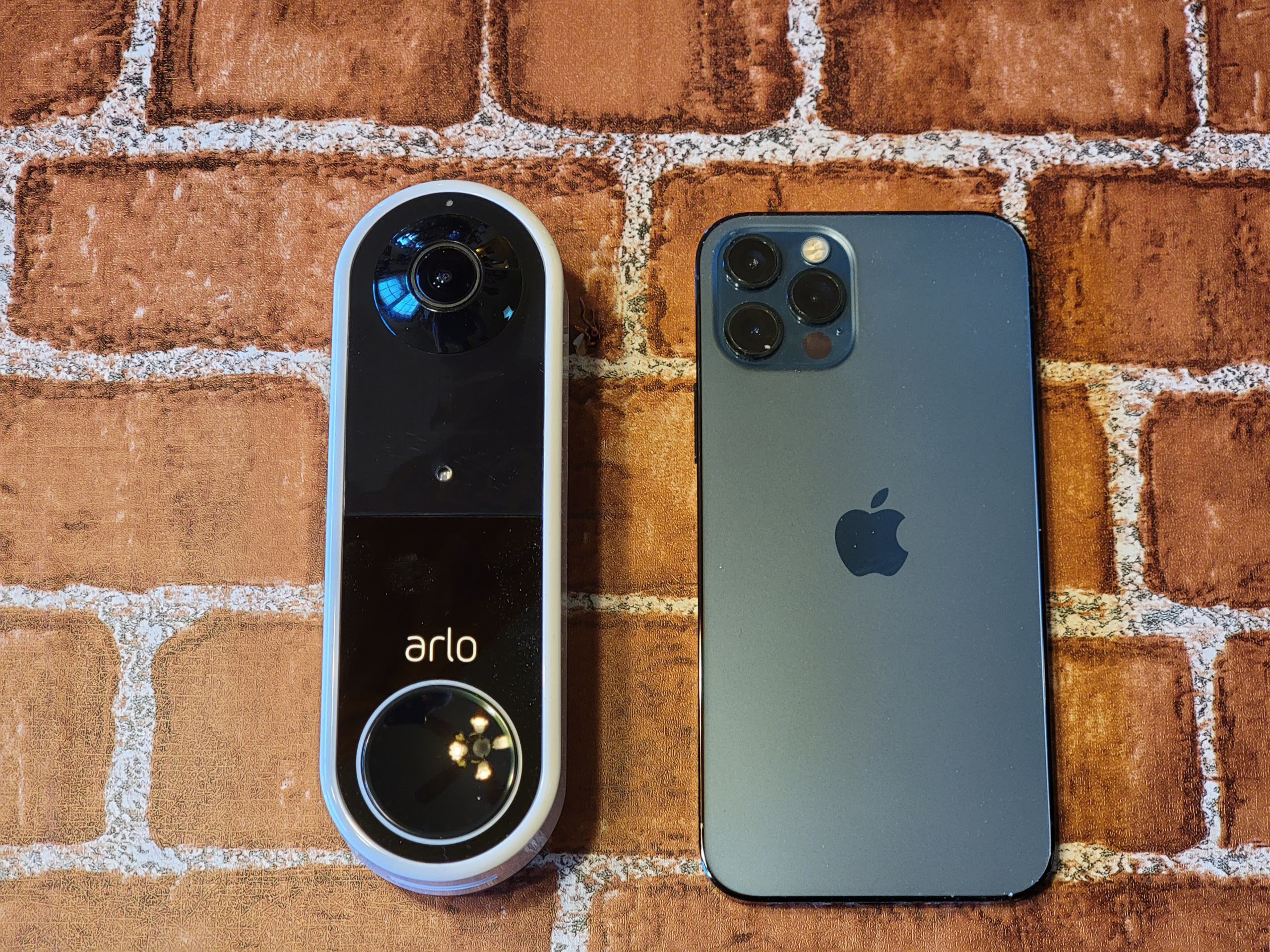 Arlo doorbell vs ring best sale doorbell pro