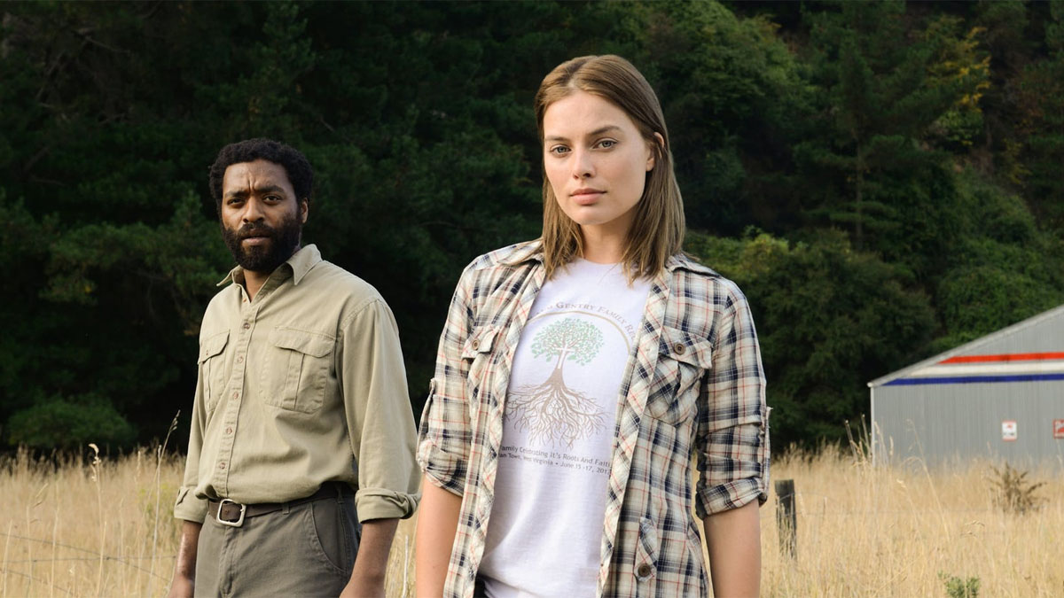 Chiwetel Ejiofor und Margot Robbie in Z wie Zachariah.