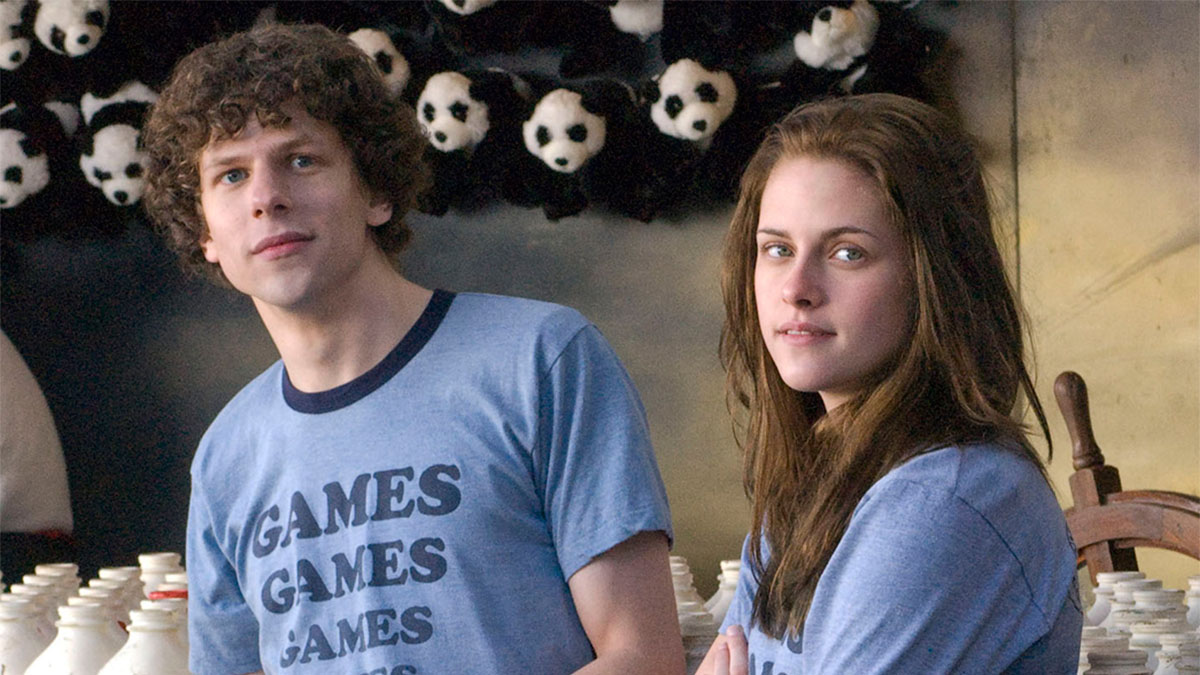 Jesse Eisenberg e Kristen Stewart em Adventureland.