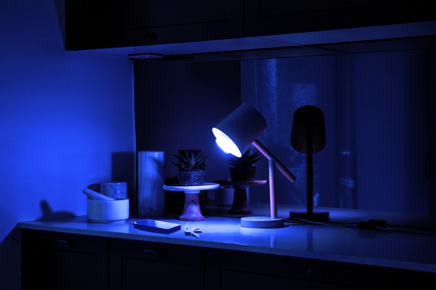 Philips Hue Iris Review: Hypnotic Accent Lighting