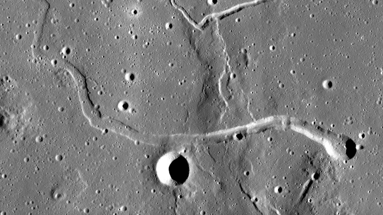 Tubos de lava lunar en la Luna