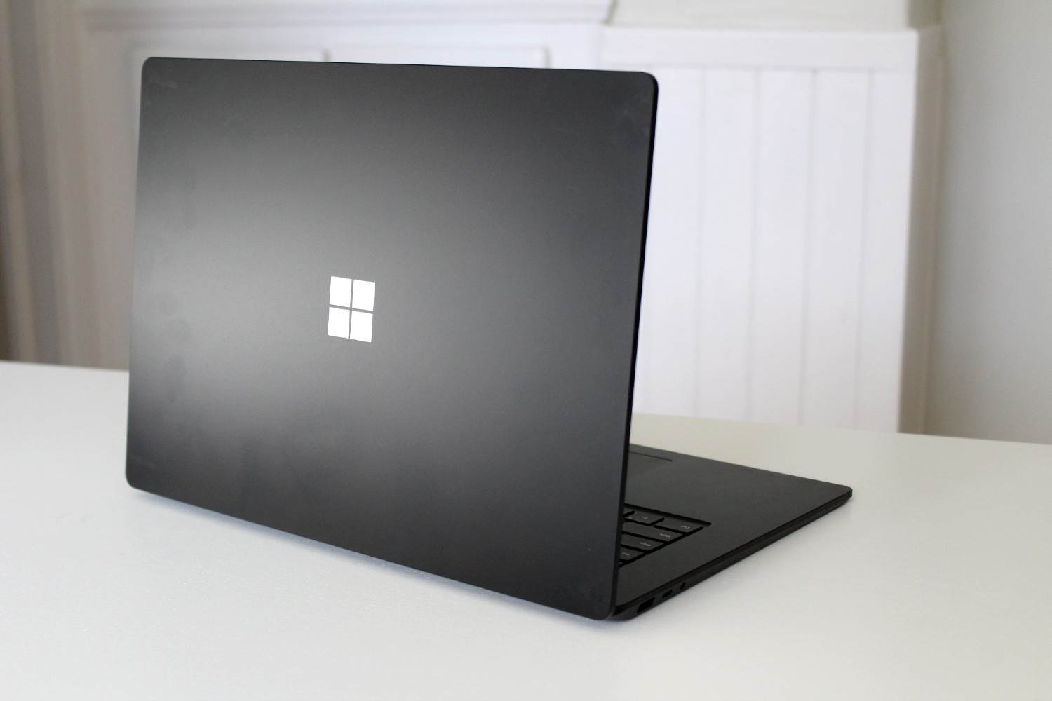 【半額】Microsoft Surface Laptop 4 ブラック