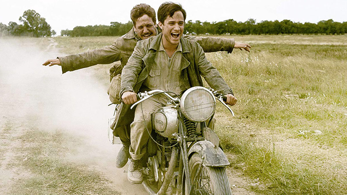 Gael García Bernal and Rodrigo de la Serna ride a motorcycle in The Motorcycle Diaries.