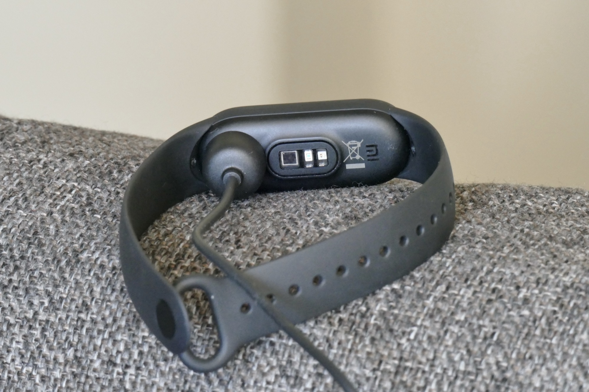 Does the Xiaomi Mi Band 6 work with Mi Band 5 bands?