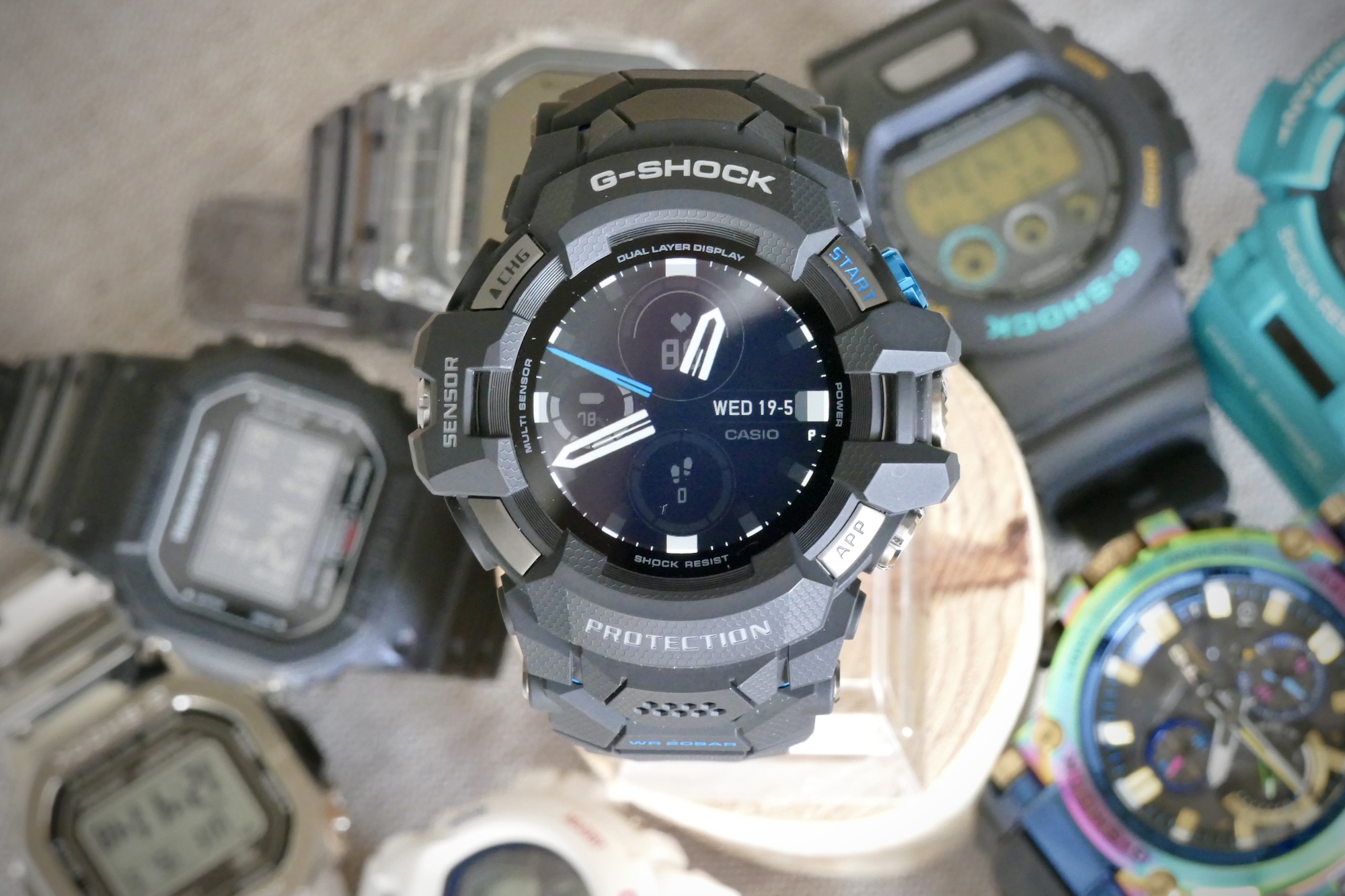 casio g shock gsw h1000 smartwatch review analog face