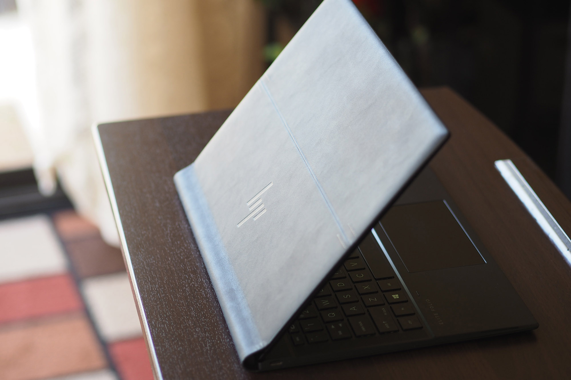 HP Elite Folio Review: A Twist On the Pull-Forward 2-in-1