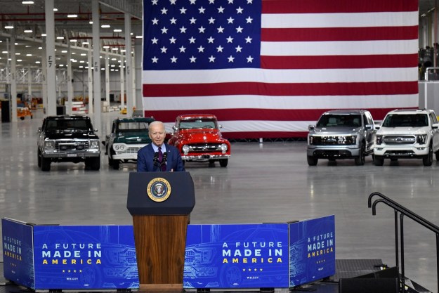 Ford investe US$ 500 milhões na Rivian, startup de utilitários elétricos –  AutoBuzz