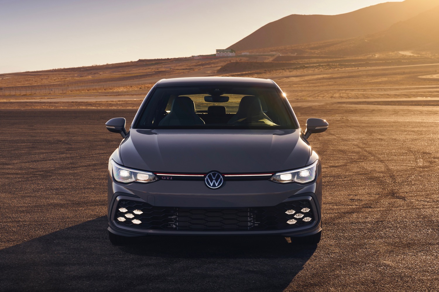 2022 Volkswagen Golf GTI and 2022 Volkswagen Golf R Preview