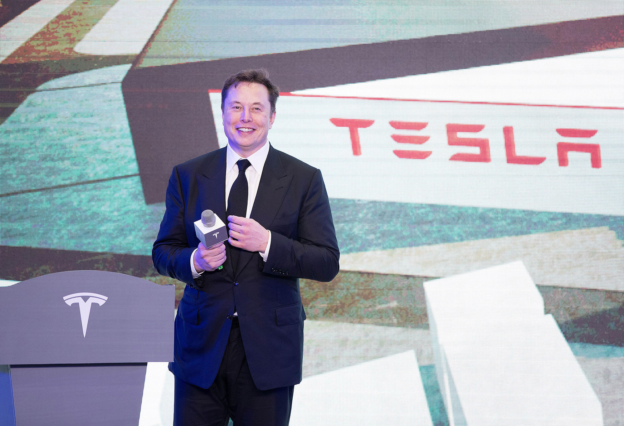 Elon Musk Eyes 2024 For Tesla Robotaxi Sans Steering Wheel, Pedals ...