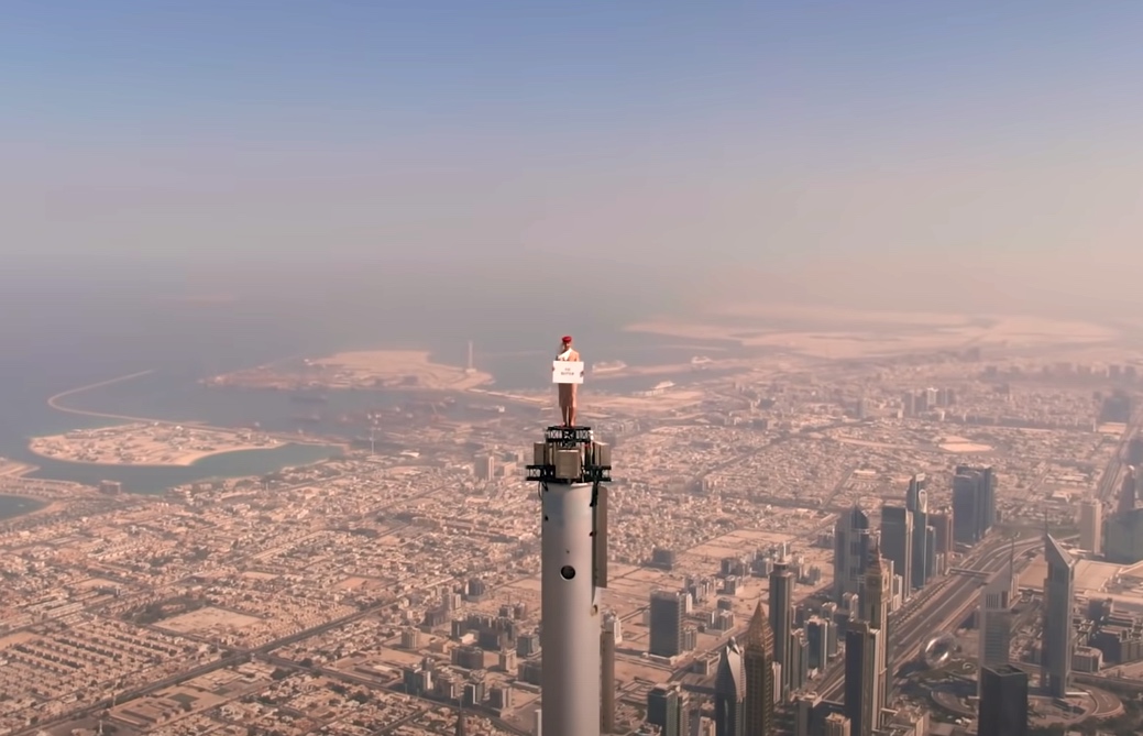 Daredevil duo uses jetpacks for breathtaking trip over Dubai - ABC7 San  Francisco