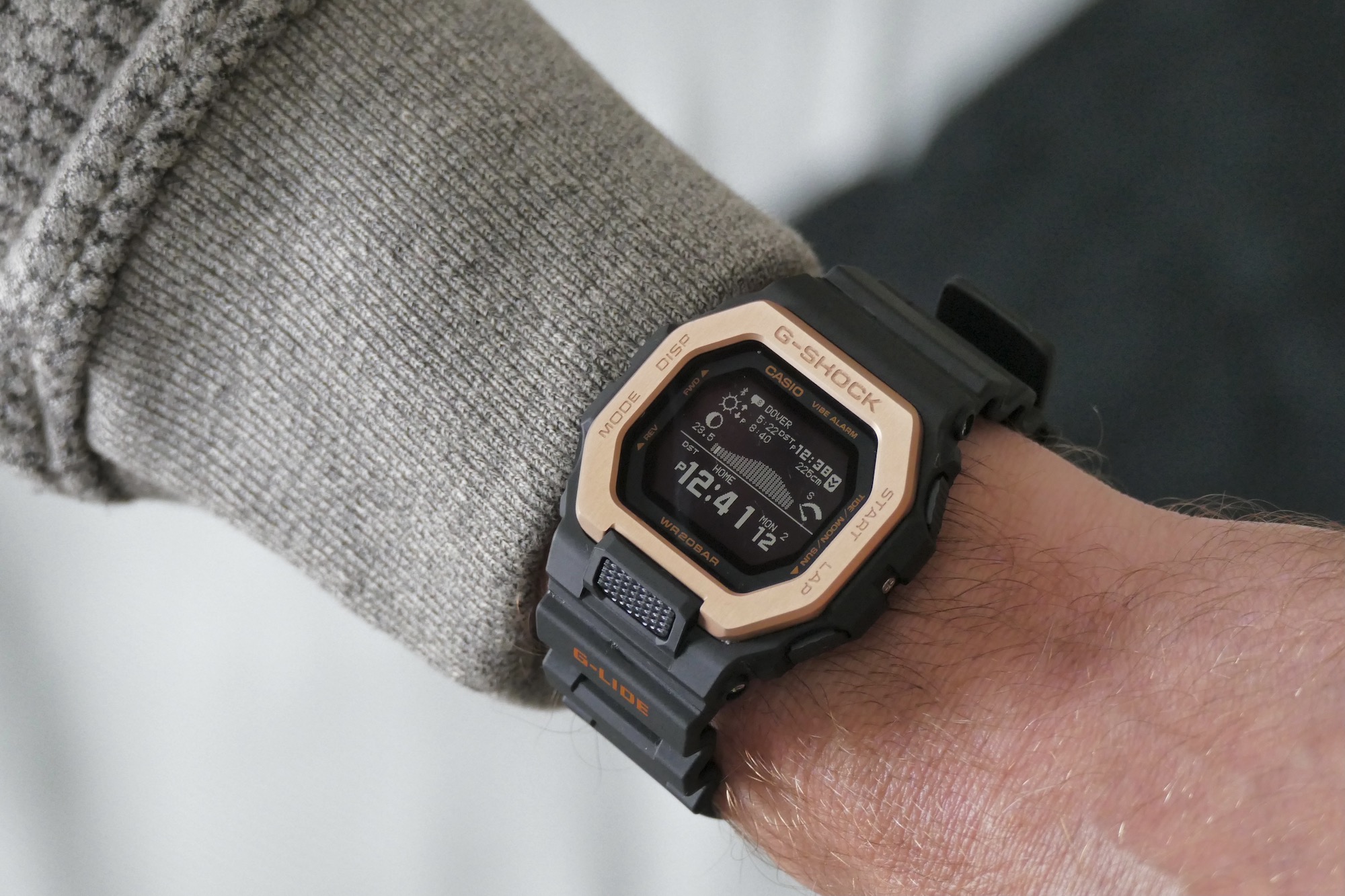 The G Shock GBX-100NS's tide graph.