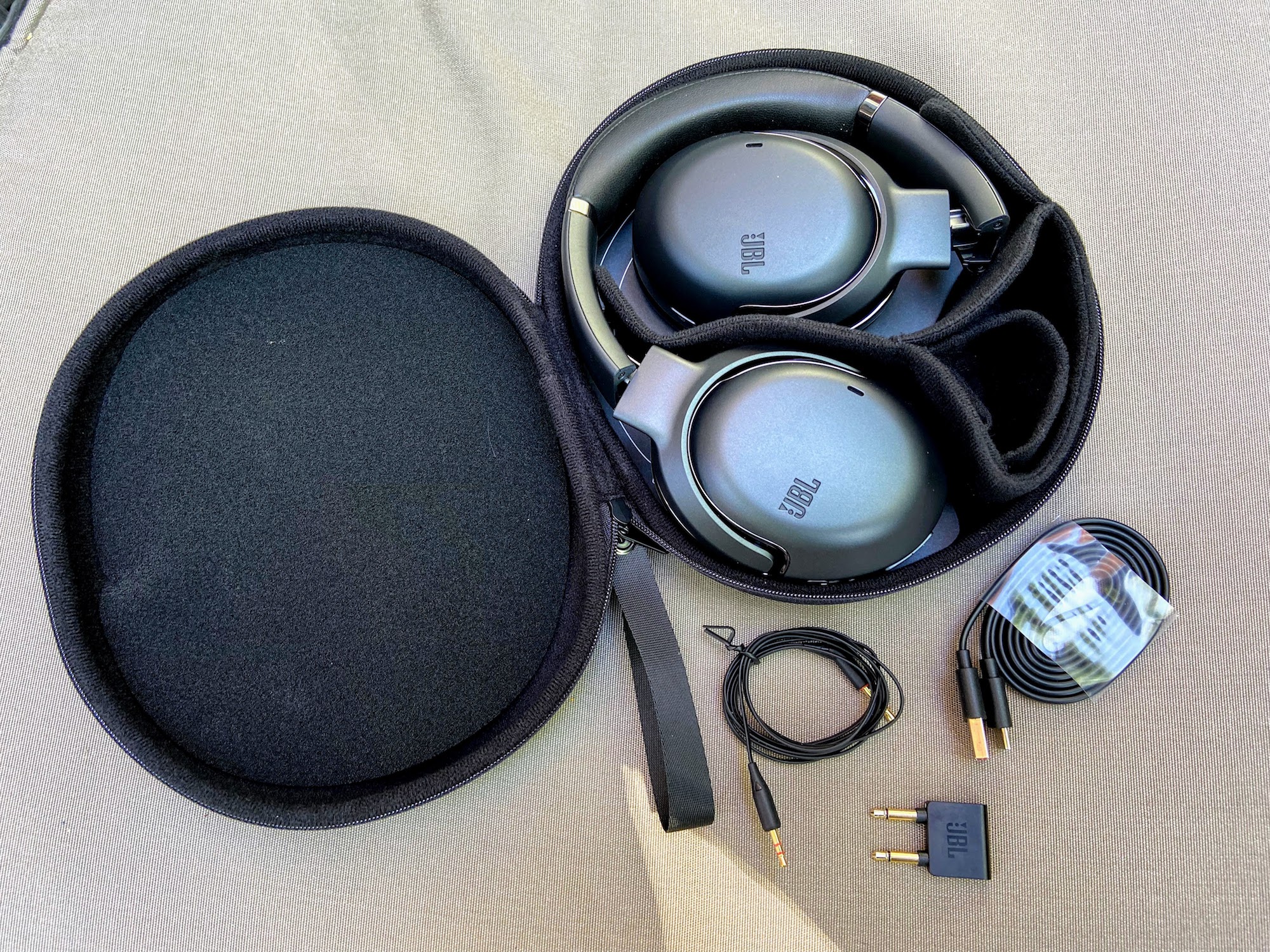 JBL Tour One Review: ANC Headphones With Super Call Quality