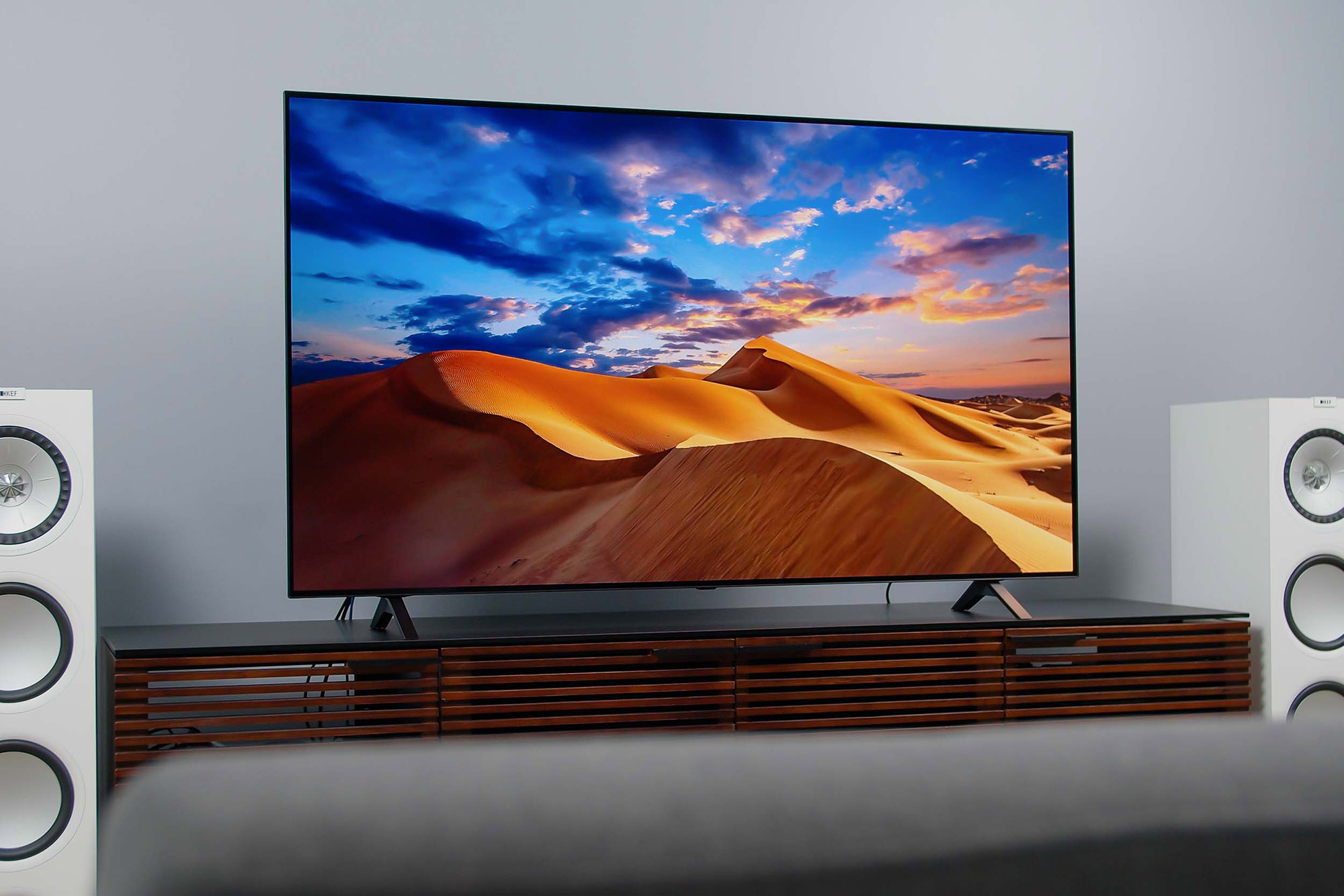 lg oled built in chromecast