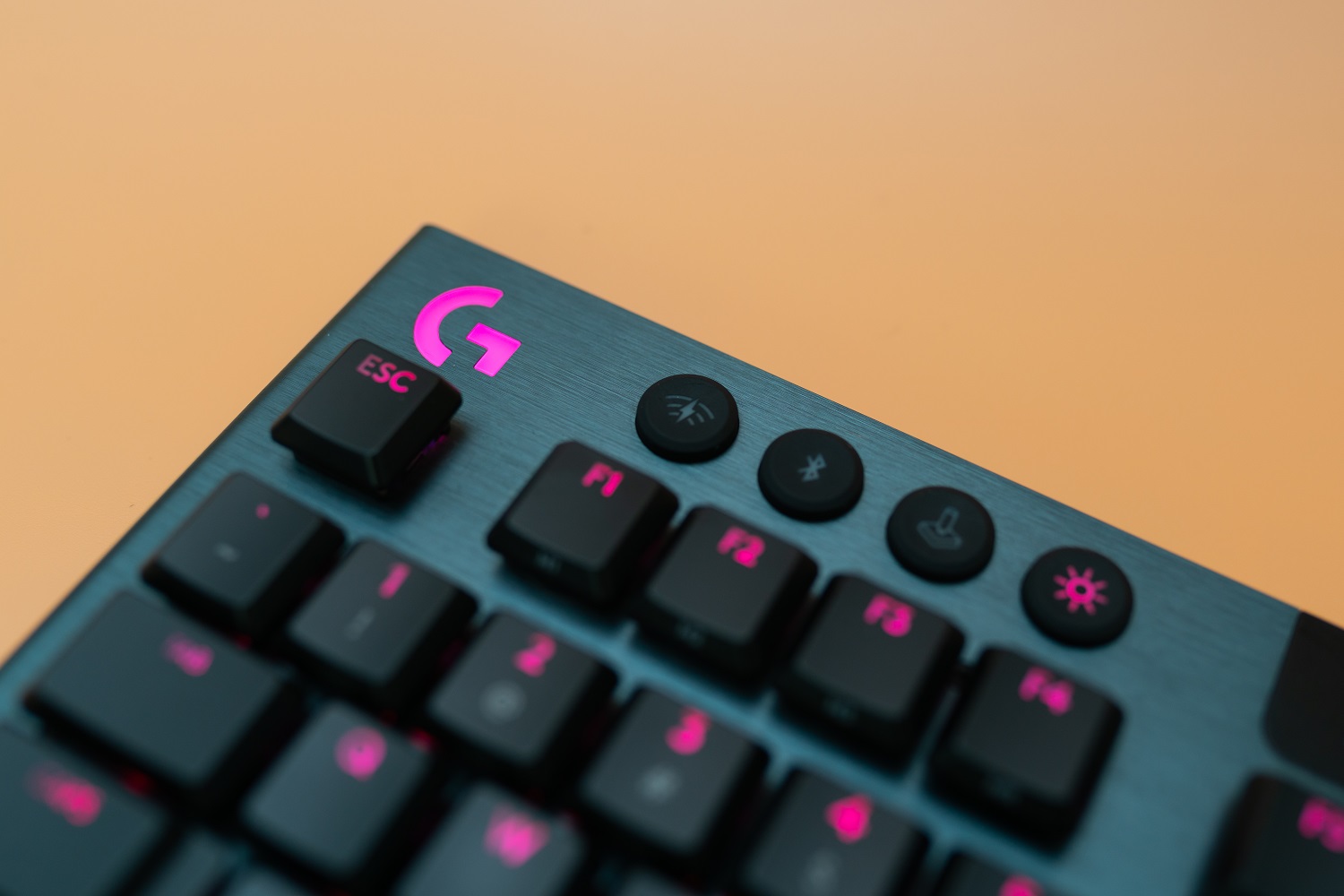 Logitech G915 TKL Lightspeed Gaming Keyboard review