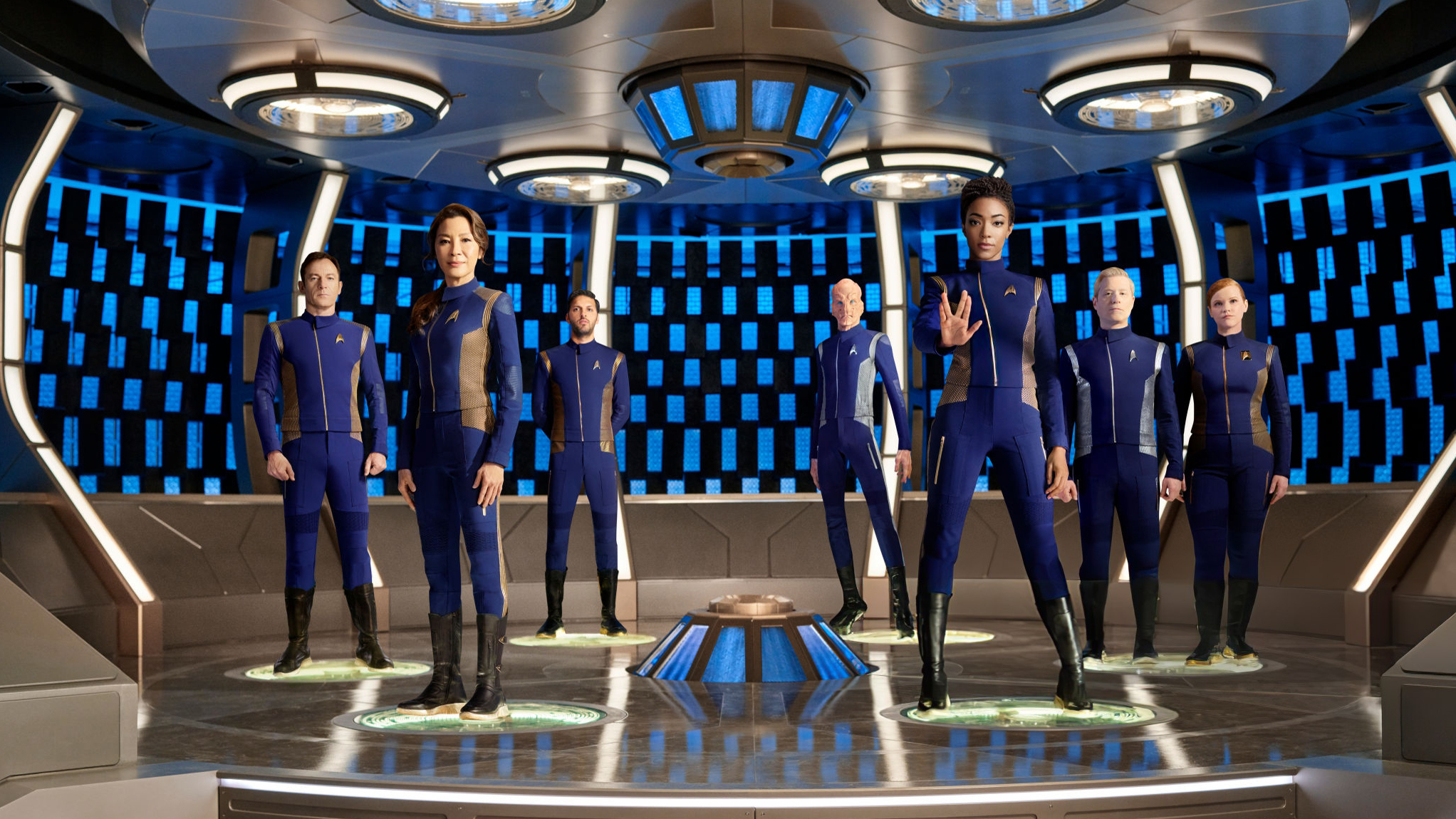 People stand in transporters in Star Trek: Discovery.