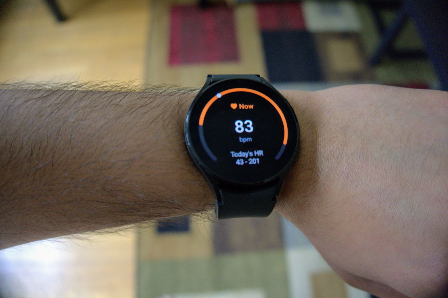 Samsung galaxy watch 2024 on small wrist