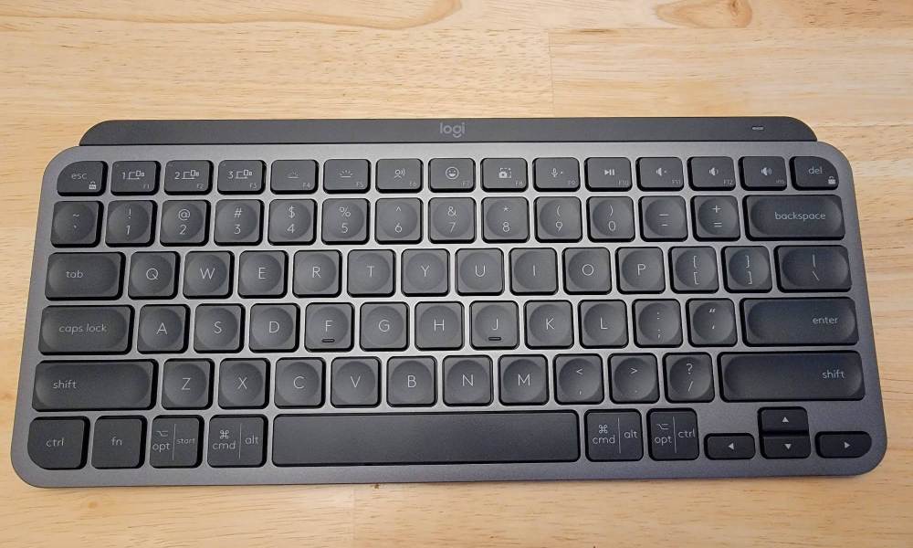 Logitech MX Keys Mini looks great in graphite.