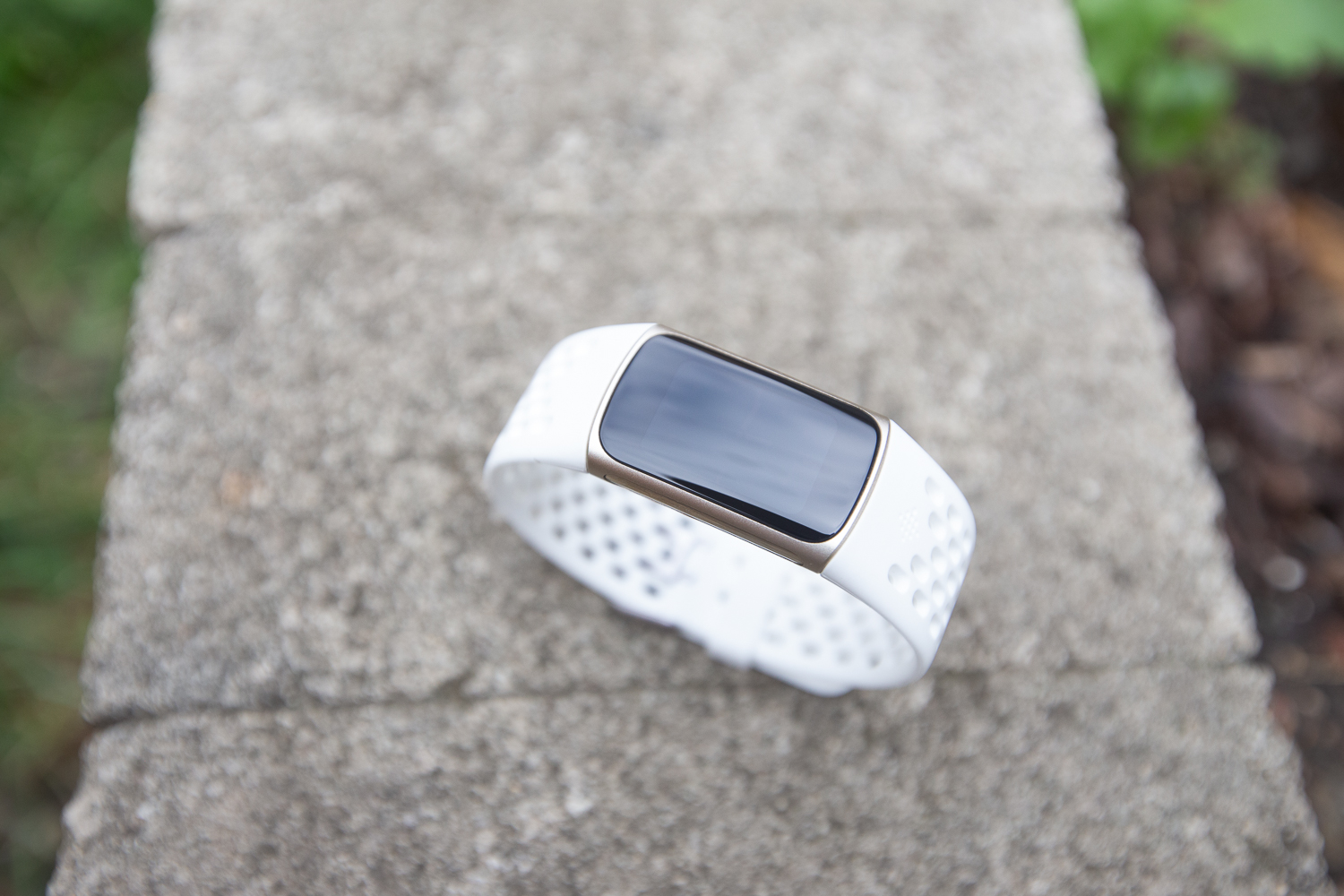 Fitbit Charge 5 Review: A Truly Advanced Fitness Tracker | Digital