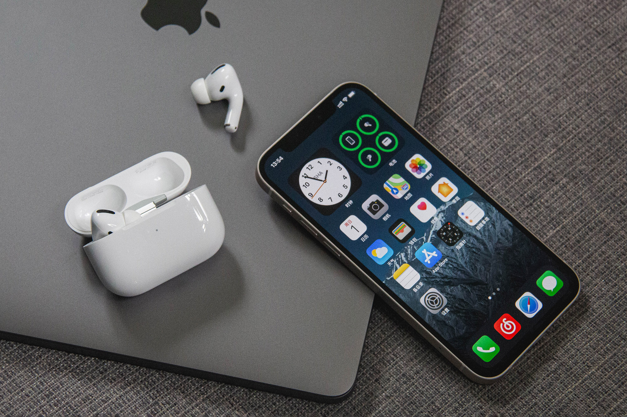 Iphone 6 best sale compatible with airpods