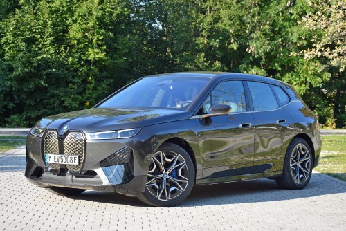 i8 returns BMW to its M1 supercar splendor