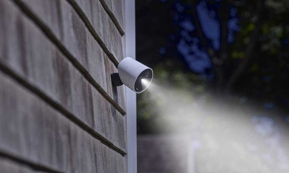 The Simplisafe Outdoor Camera mounted outside.