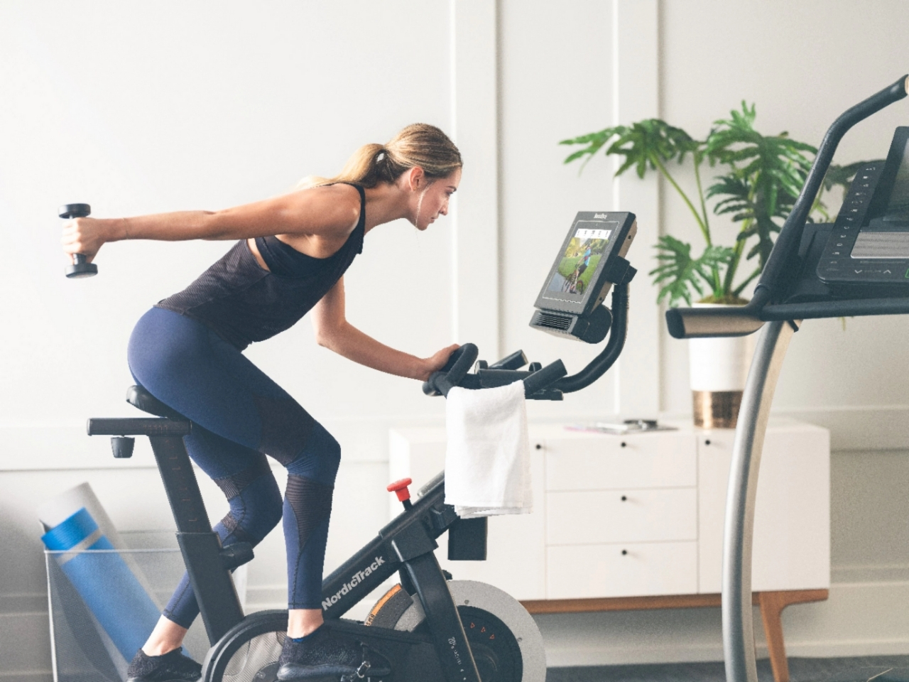 The future of smart fitness is subscriptions, but it shouldn't be