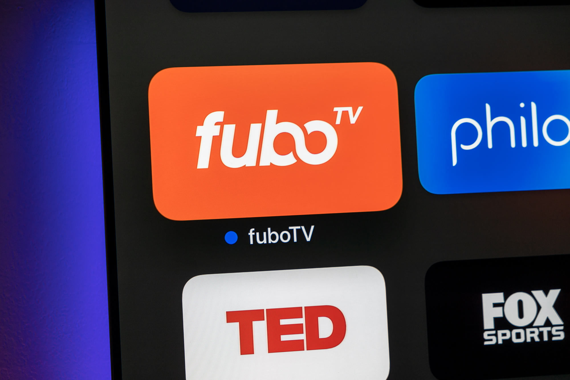 Apple TV 上的 FuboTV 应用程序图标。