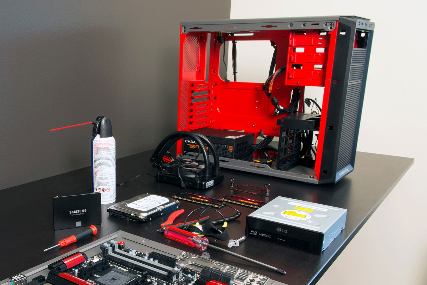 How Long Does it Take to Build a PC? A Beginner's Guide.