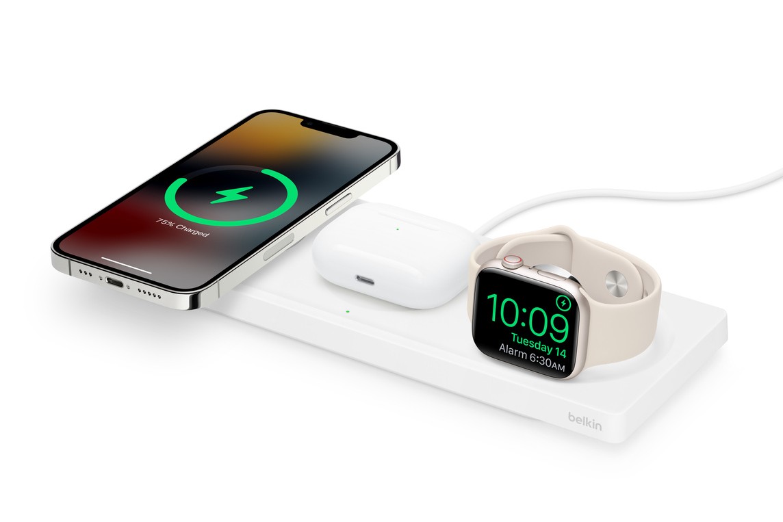 How to charge AirPods wirelessly or with a power cable | Digital Trends