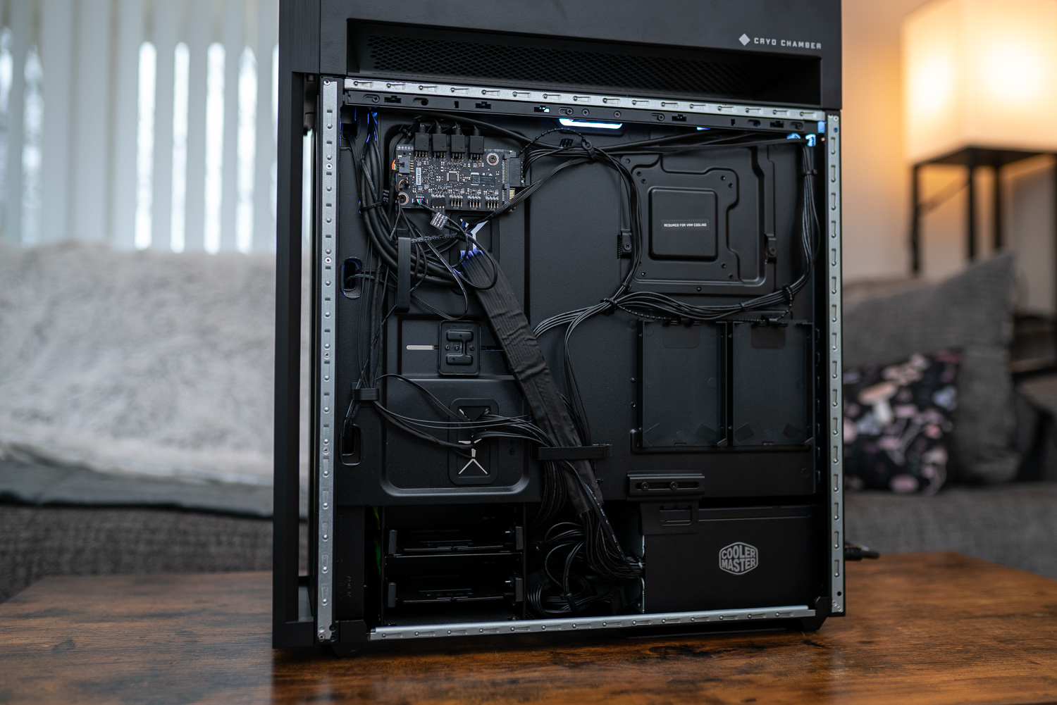 PC Cable Management on a Bad/Small Case : 8 Steps - Instructables