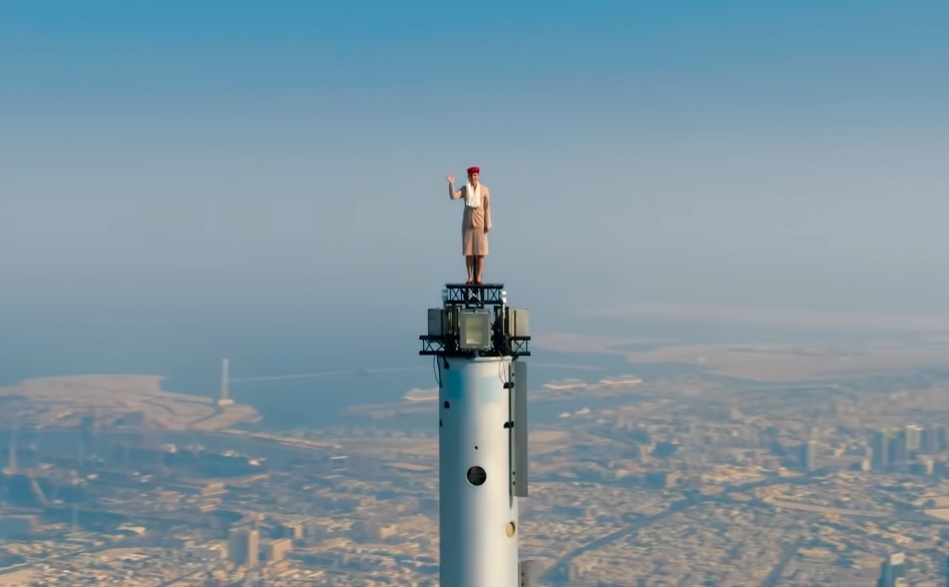 VIDEO: Daredevils soar over Dubai with JETPACKS in stunning 4K footage