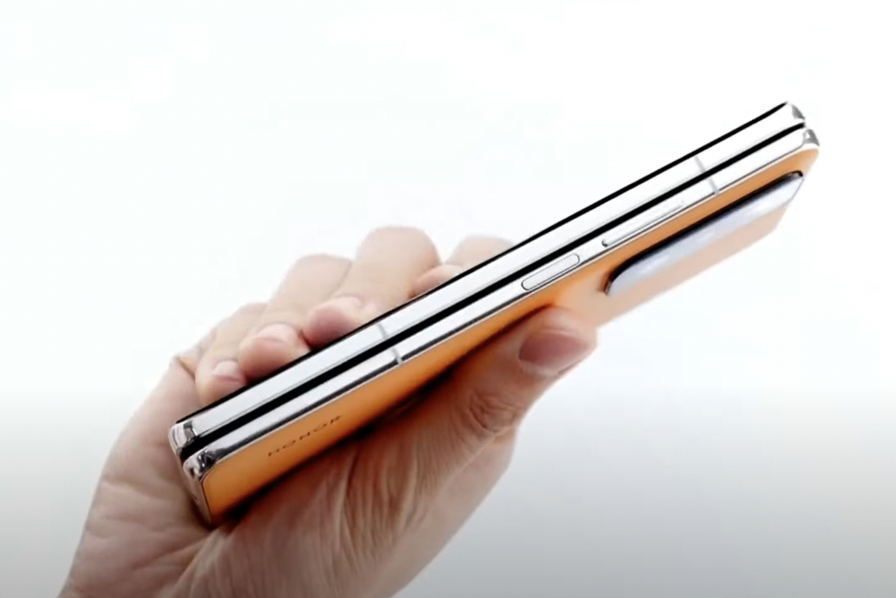 Honor Magic V Folding Smartphone Is Here to Tempt You | Digital Trends