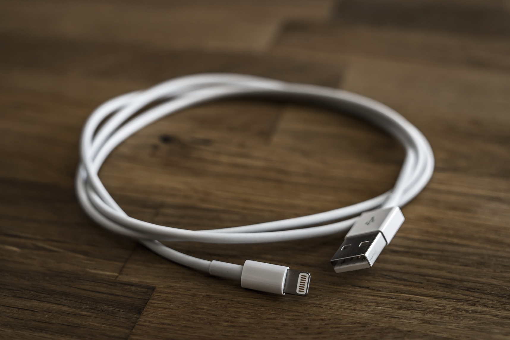 Apple Will Switch iPhone to USB-C Because 'We Have No Choice