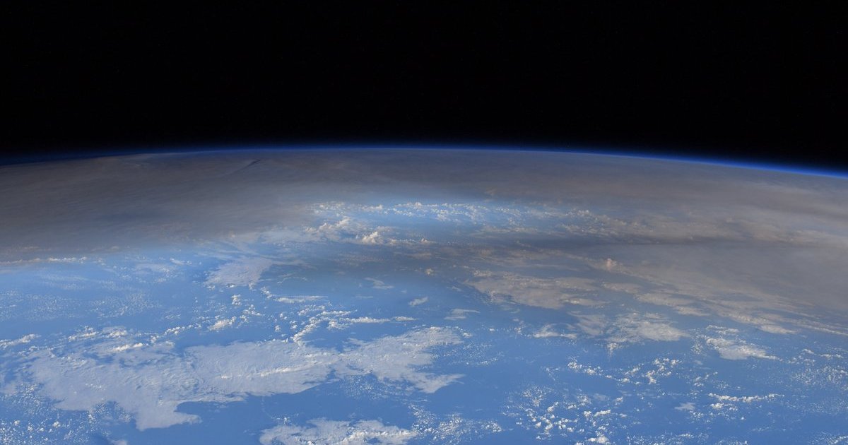 Astronaut photos show Tongan ash cloud in Earth’s atmosphere  Digital Trends