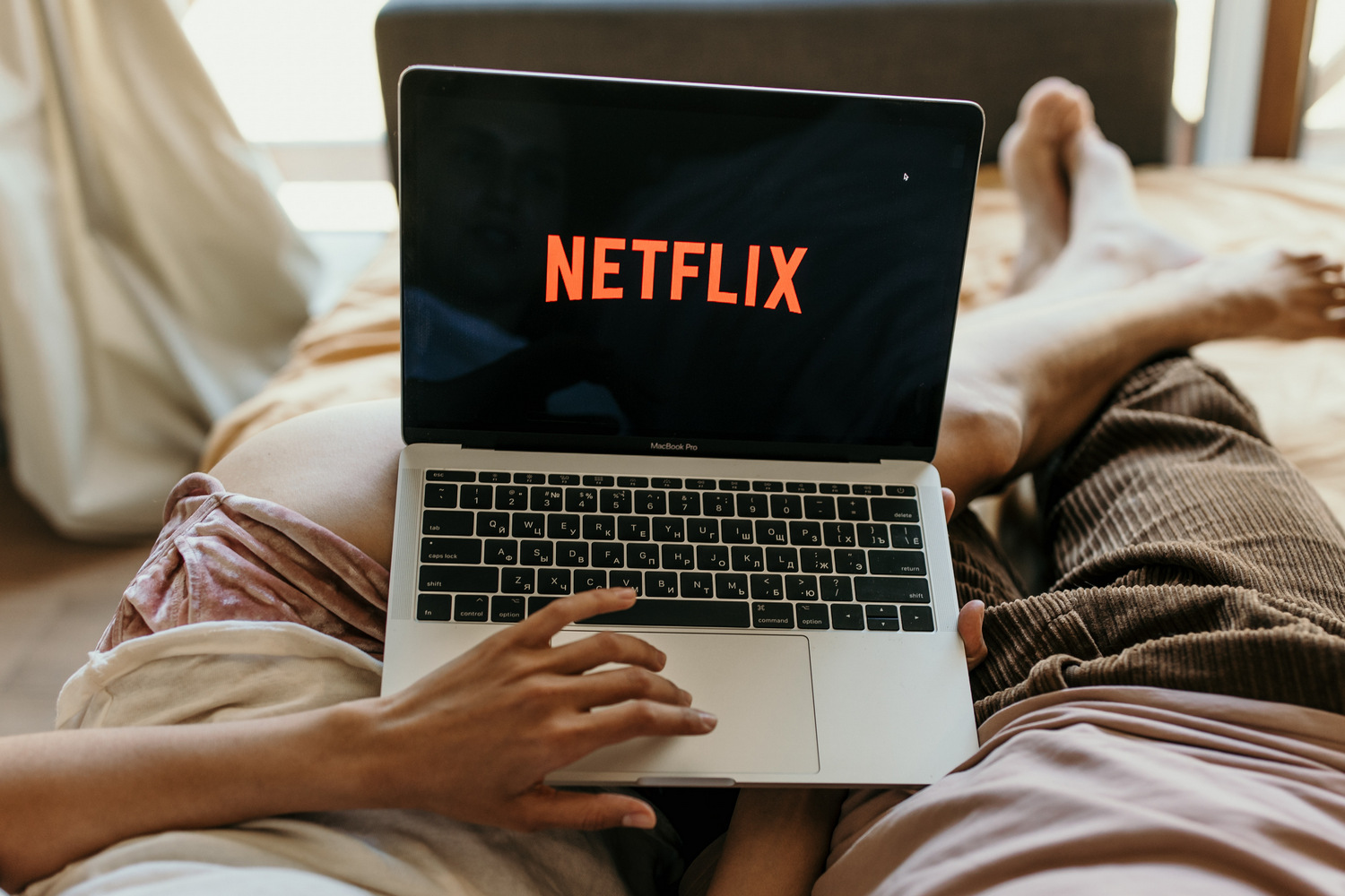 How to take sales free trial on netflix