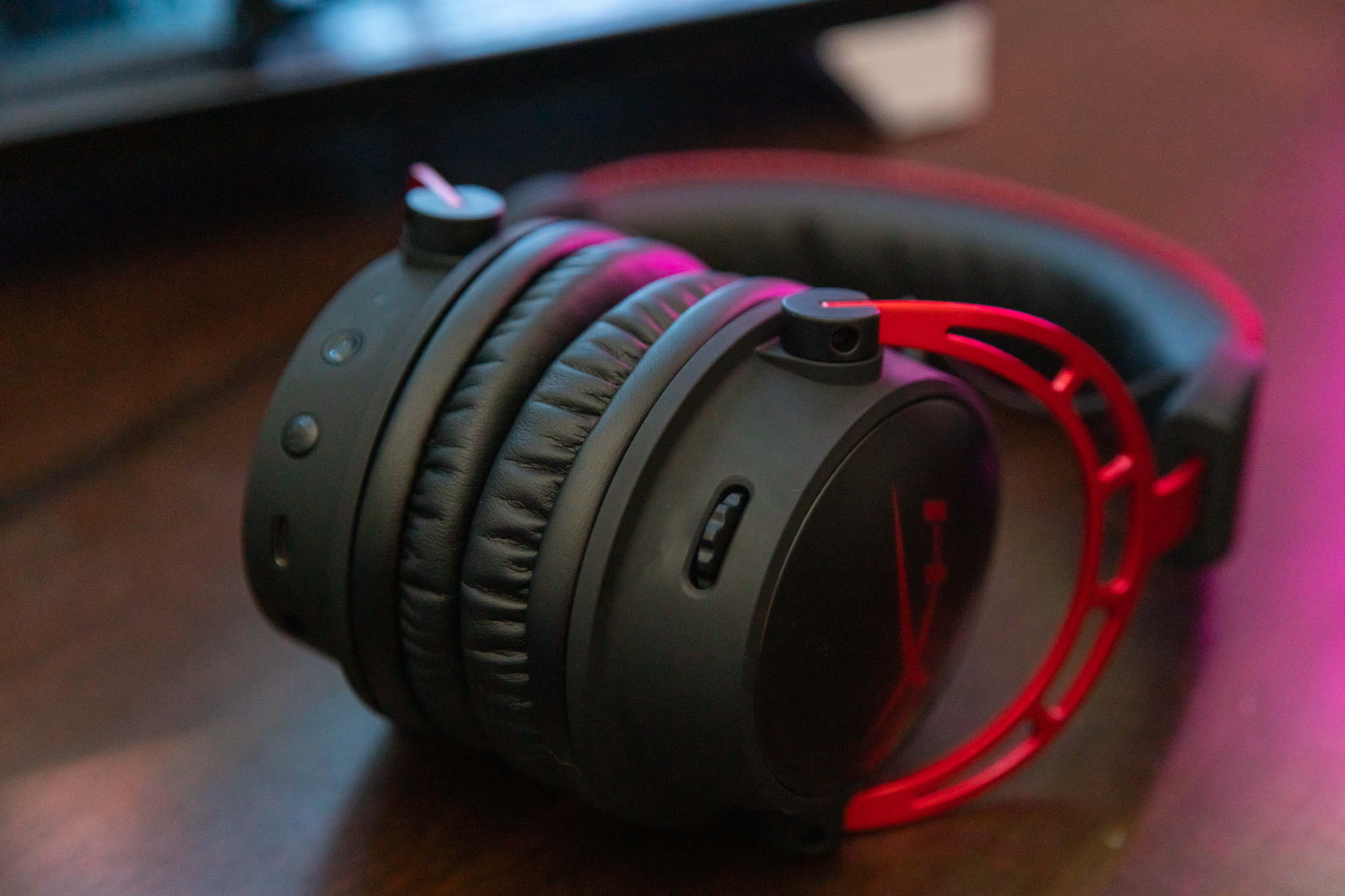 HyperX Cloud Alpha Wireless Review: 300 Hours Of Audio Bliss | Digital ...