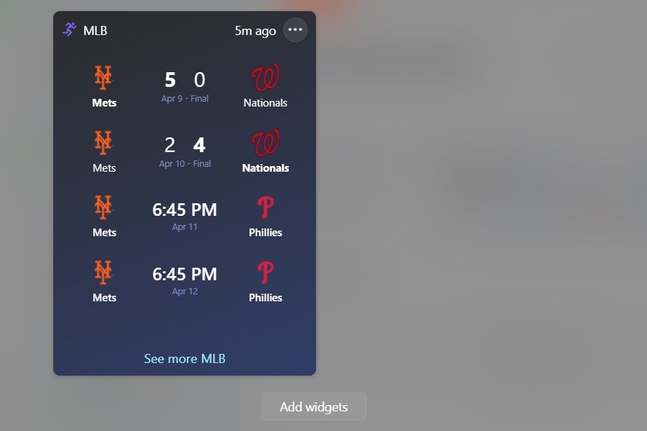The sports widget showing mets scores.