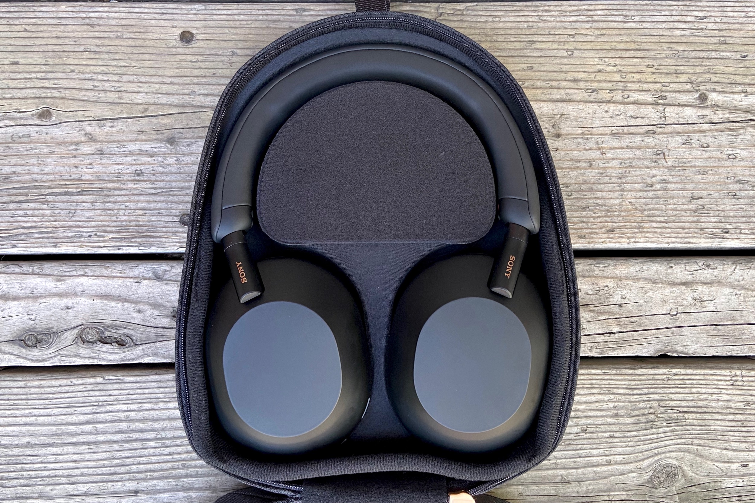 Sony WH-1000XM4 vs. WH-1000XM5: Battling for the Crown of Best Wireless  Headphones — Audiophile ON