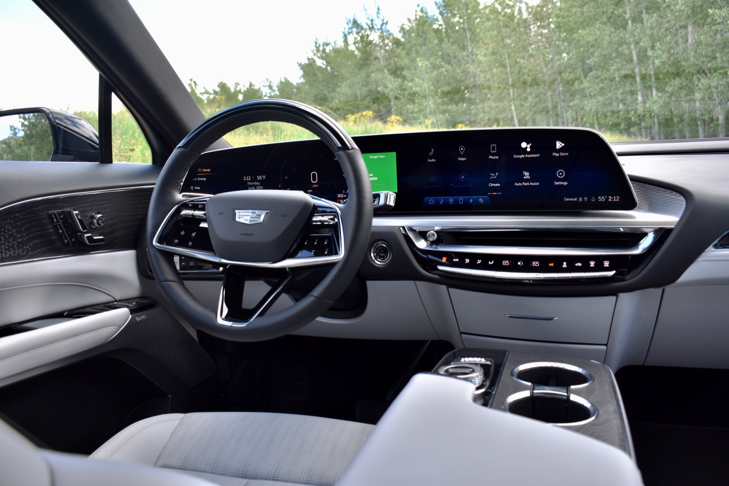 2021 cadillac deals lyriq interior