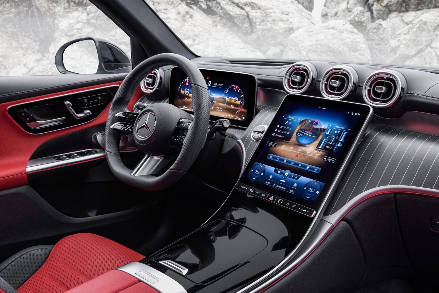 2023 Mercedes Benz GLC Interior ?fit=1500%2C1000&p=1