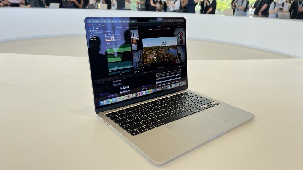 Apple unveils all-new MacBook Air, supercharged by the new M2 chip - Apple