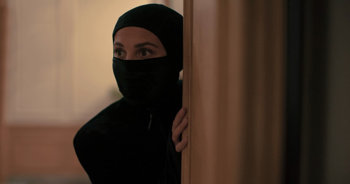 Irma Vep' review: HBO's byzantine showbiz satire full of wonderful chaos -  Chicago Sun-Times