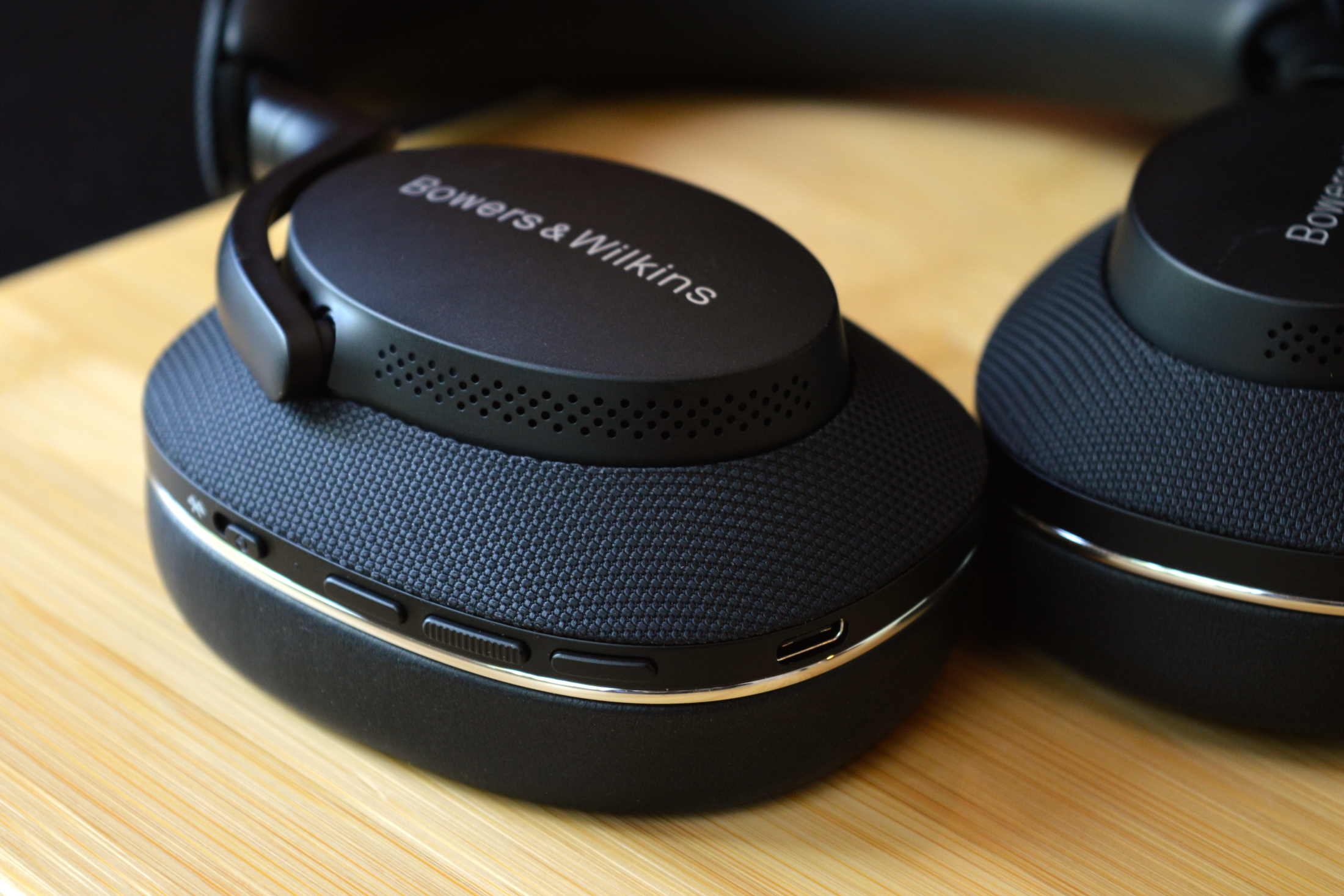 Bowers & Wilkins PX7 S2 review: classy and detailed noise-cancelling  wireless headphones