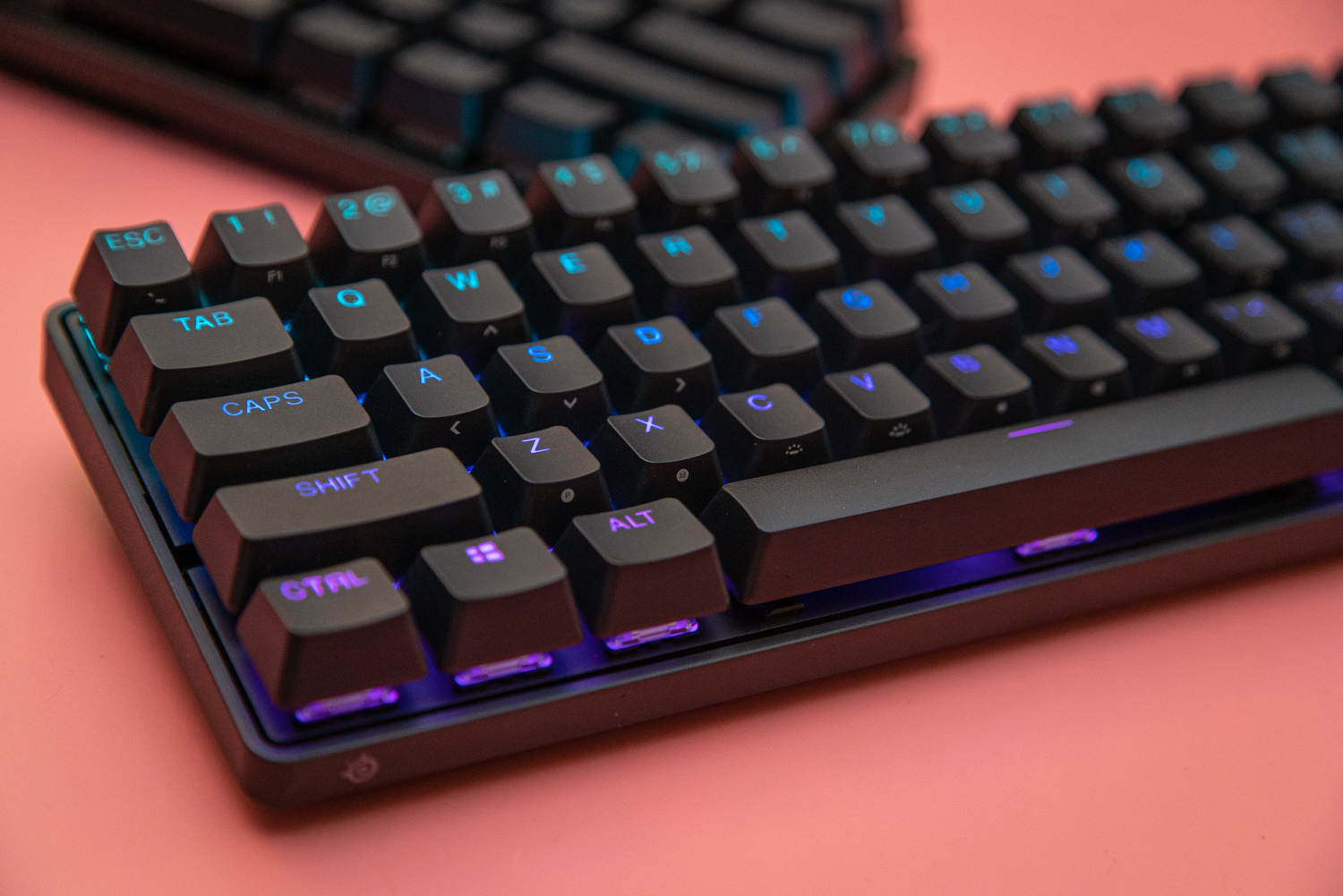 Steel Series website advertises the Apex 3 TKL with a lighting setup that  isn't even possible : r/steelseries