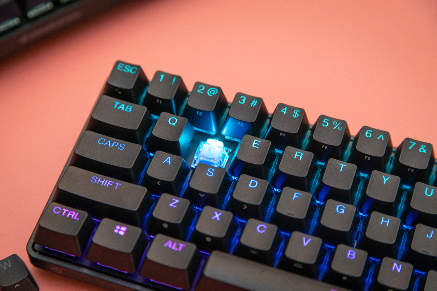 SteelSeries Apex Pro Mini (Wireless) test: Review of the small keyboards