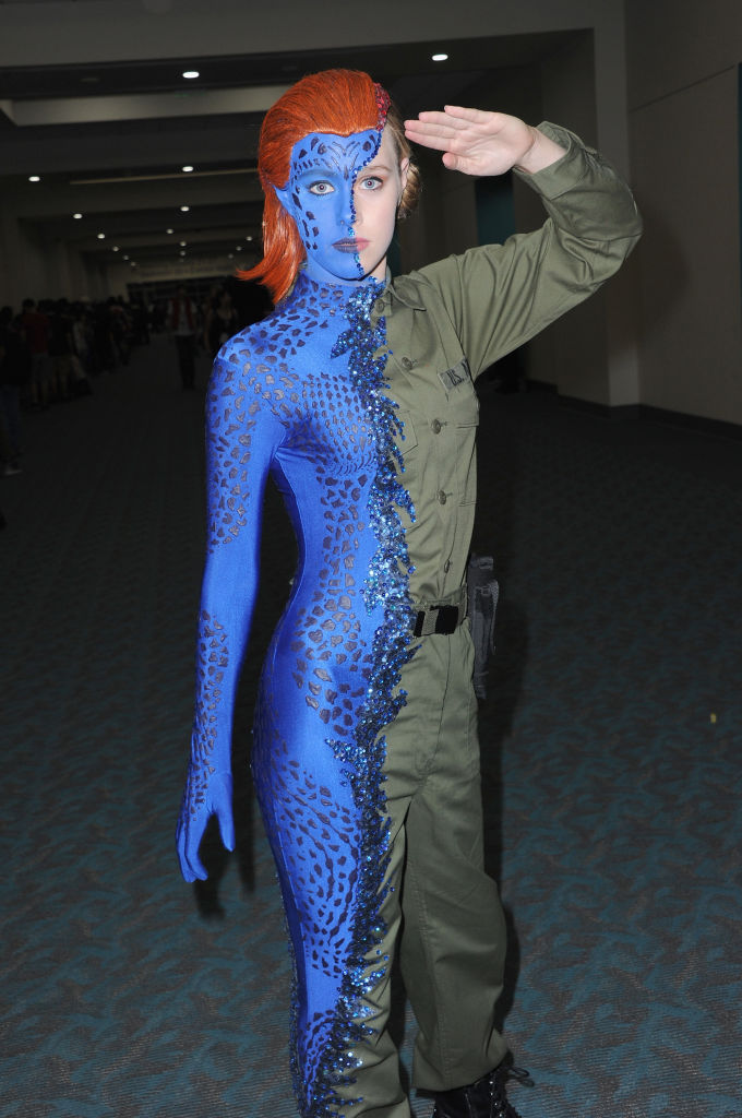 Une cosplayeuse dans le rôle de Mystique au SDCC 2018.