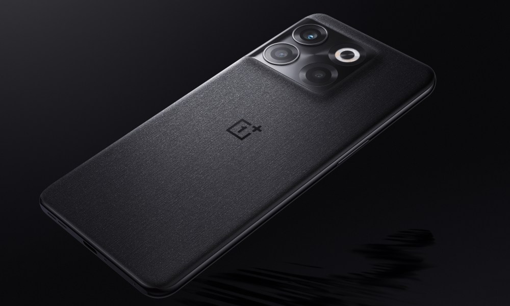 A render of the OnePlus 10T in black.