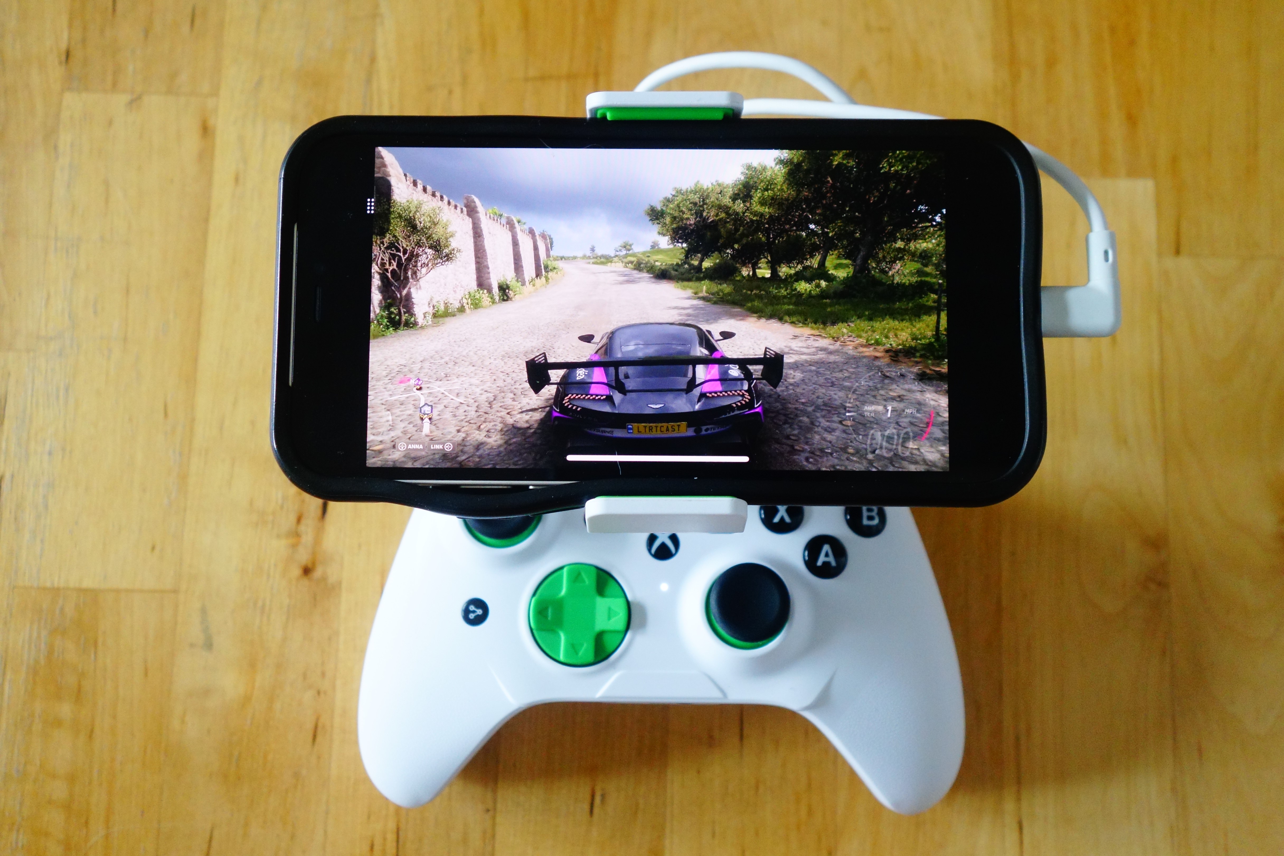 Microsoft reveals dedicated Xbox game streaming device on Twitter